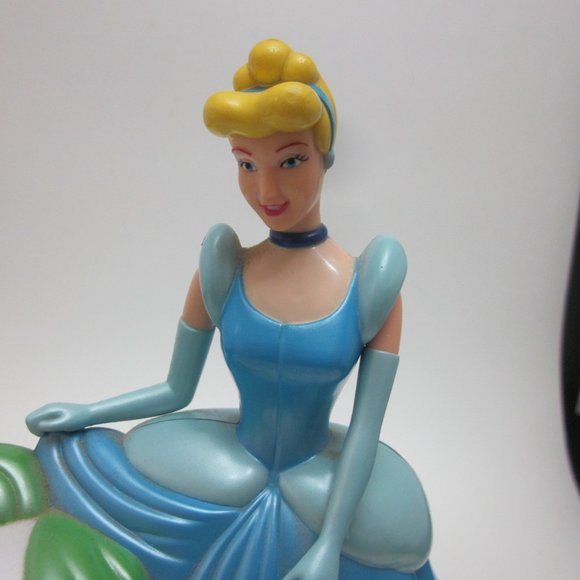 Disney's Cinderella clock and money bank - Picture 3 of 5